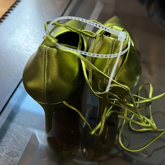 Antonio Melani Lillian Lace-Up Pumps - Picture 9 of 12